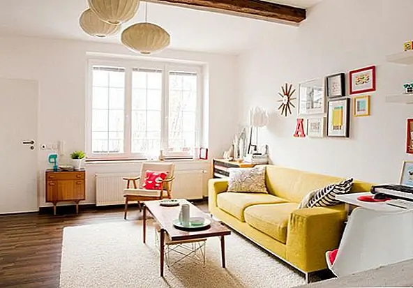 Тогда есть также диван или секция, где гости приглашаются сидеть и где вы проводите большую часть времени. Цель состоит в том, чтобы сделать эту область очень удобной и привлекательной. Для этого вы можете использовать цвет и текстуру или определенное количество элементов, предназначенных для персонализации пространства и атмосферы, таких как искусство стены.