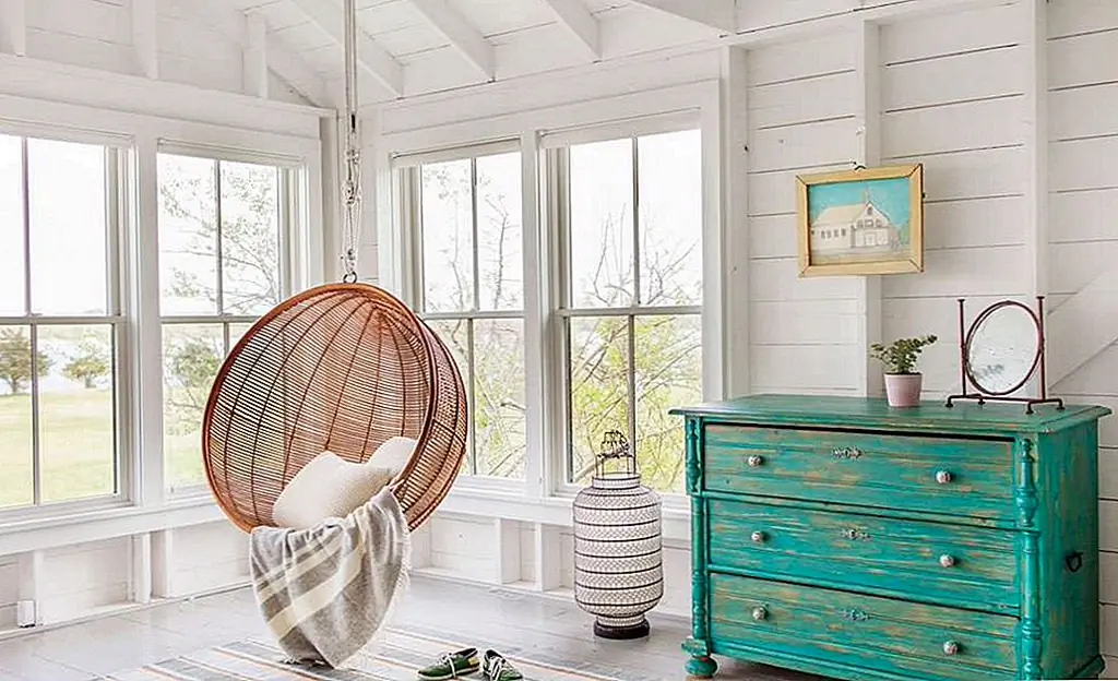 Попробуйте свою руку на DIY, чтобы придать любимым произведениям новый облик. Изображение: Дизайн интерьера Кейт Мэлоуни