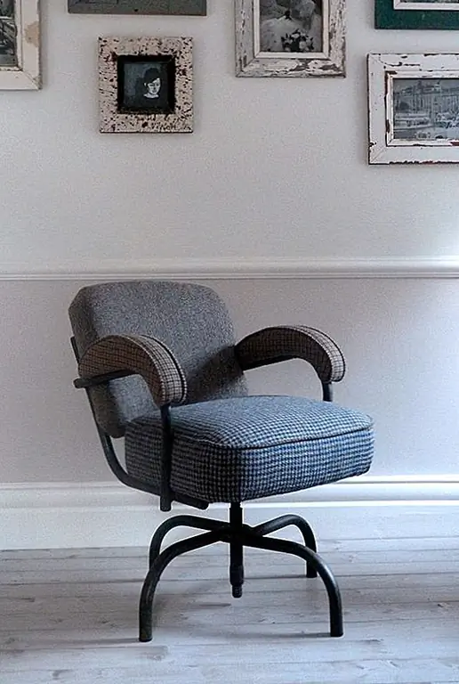 Будь то винтажная пьеса с 70-х годов или просто то, что вы нарядились, как эпизоды злодеев 90-х годов, иногда битва и расслабление - правильный выбор. Никто не хочет бить кусок мебели, НО избитый предмет мебели, созданный в гладком современном офисе, может быть просто правом удивить комнату.