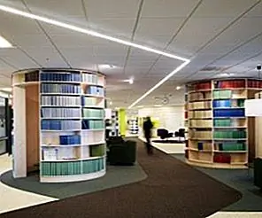 Заново изобретенные Svensk Travsport Office, теперь с красочным и динамичным интерьером