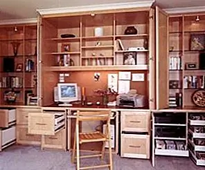 Домашний офисный шкаф со скрытым сюрпризом внутри