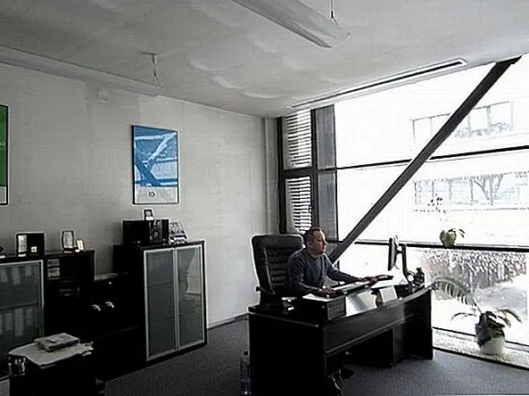 Здесь находится штаб-квартира трех компаний: системного интегратора Power Net Consulting, юридической практики и обучающей и консалтинговой компании Computer Power Software Consulting, входящей в Power Group. Консалтинговая компания, в конце прошлого года, открыла учебный центр, для которого менеджмент хочет получить до 1000 студентов в этом году для виртуализации.