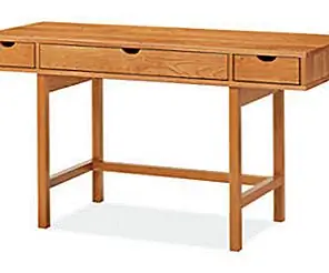 Простой и универсальный деревянный стол Ellis