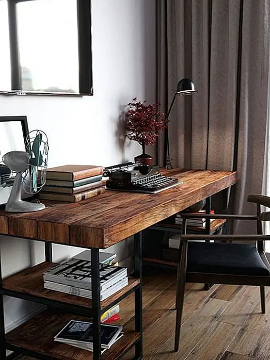 Восстановленный деревянный стол может быть очень очаровательным дополнением к дому, будь то в офисе или в углу спальни. На самом деле, если вы решили смешивать функции таким образом, вам лучше убедиться, что стол не убирает теплоту и комфорт в комнате, и правильный выбор материалов и отделки может определенно помочь в этом.