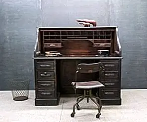 Элегантность 1890-х годов демонстрировалась в Старинном столе Quartermasters