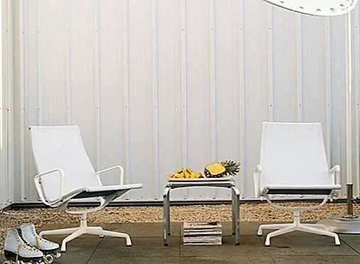 Алюминиевый стул для отдыха на открытом воздухе от Herman Miller