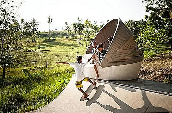 ORBIT выглядит как огромная оболочка, которая может скрыть драгоценный perl.Its дизайн заставит вас думать о песчаных, горячих пляжах и синем море, где вы можете полюбоваться красивыми раковинами на пляже и привлекательным синим морем.