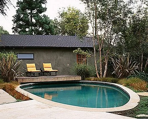 Садам нужно больше, чем просто деревья и трава, чтобы выглядеть красиво. Вам нужно добавить нужные аксессуары, и некоторая мебель тоже не повредит. Кроме того, есть много других идей, которые вы можете использовать. Например, у вас может быть бассейн в саду или пруду или в камине. Ключ - знать, какие материалы использовать, как их сочетать и как достичь идеального баланса, сохраняя при этом свежую и естественную атмосферу.