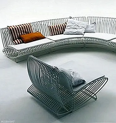 Garden Bench, создает современное, но безвременное впечатление, которое вписывается в любое окружение и добавляет класс и стиль в любой сад, но достаточно тонким, чтобы не отвлекаться от остальных.