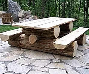 Как украсить двор со столом для пикника