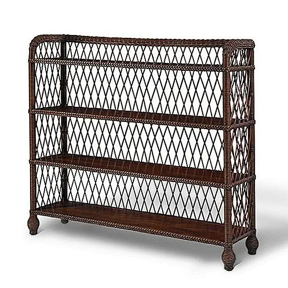 Идеальное сочетание дизайна и функциональности, эта изысканная четыре стойки для плетеной мебели из нержавеющей стали, безусловно, будет отличным дополнением к любой традиционной обстановке. Прочная и прочная деревянная рама была подчеркнута плетеными плетьми. Доступный в трех разных цветах, шкаф можно использовать для хранения садовых принадлежностей организованным способом или для эффективного и аккуратного хранения разных предметов в области внутреннего дворика. Доступно для 3105 $.