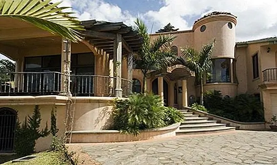 Впечатляющая трехкомнатная квартира в Коста-Рике для продажи