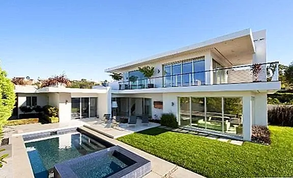 Лос-Анджелес Мэтью Перри теперь находится на рынке