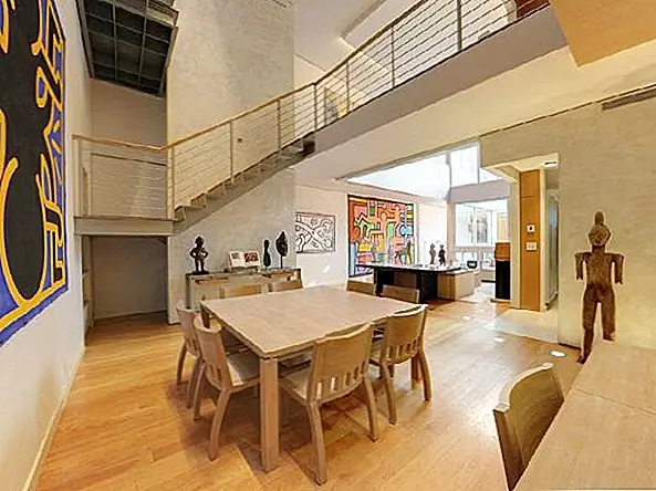 Просторная 230 West 10th Street Real Estate в Нью-Йорке