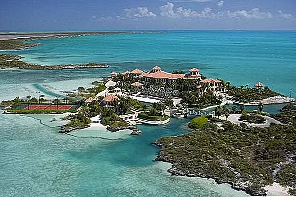 Захватывающая вилла Emerald Cay на пляже в Silly Creek