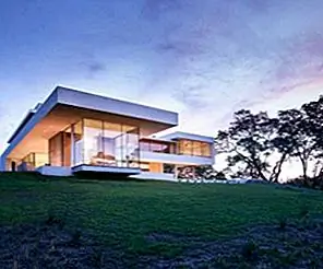 Современный дом для виноградников Естественно смешивает функцию и комфорт