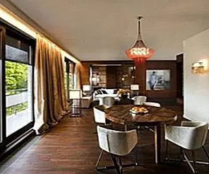 Современная квартира с восточными и испанскими акцентами