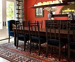 Как использовать антикварные ковры