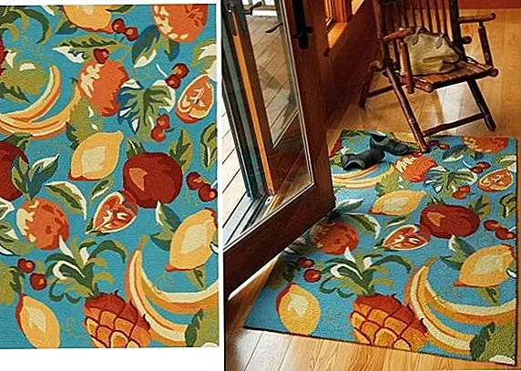 Говоря об экзотике, я чувствую необходимость проиллюстрировать эту статью мощным примером: этот Juicy Colourspree Rug, который делает вашу рот водой, просто глядя на нее. Это так смешно в дизайне и настолько реально, что вы хотите попробовать каждый плод и можете почти почувствовать запах экзотических фруктов, которые вы можете увидеть на нем. Это настоящий фруктовый салат из апельсинов, ананасов, лимонов, бананов и вишни, все они показаны на синем фоне. На этот раз ковер выполнен не из шерсти, а с крючком на 100% полипропиленовой нити для долговечности. Выберите нужный размер, и он может быть вашим по цене от 60 до 795 долларов.