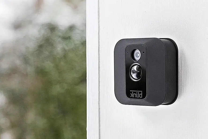 Держите ваш дом в безопасности с помощью этой простой в установке камеры. Изображение: Amazon