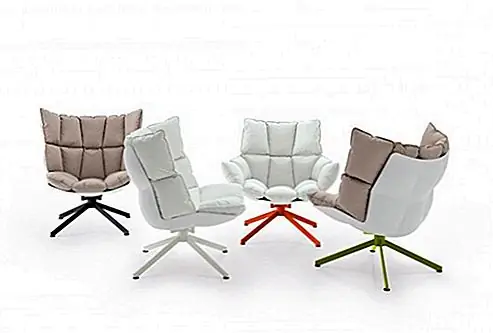 Это кресло Husk, и оно было спроектировано Милией Патрицией Ургуолой для B & B Italia. Он сделан из переработанных пластиковых и мягких подушек, и это невероятно уютно и комфортно. Это также универсальный предмет мебели, который может дополнять классический диван в гостиной или который может быть включен в декор спальни.