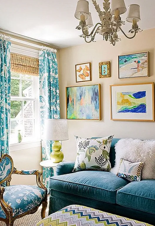 Для легкого, просторного пространства используйте более светлый, но яркий оттенок бирюзы. С некоторыми прибрежными акцентами вы можете создать уголок, который усиливает вашу любовь к океану или дополняет ваши пейзажи снаружи (если вам повезло жить на пляже!). {Найден на декоративной панели}.