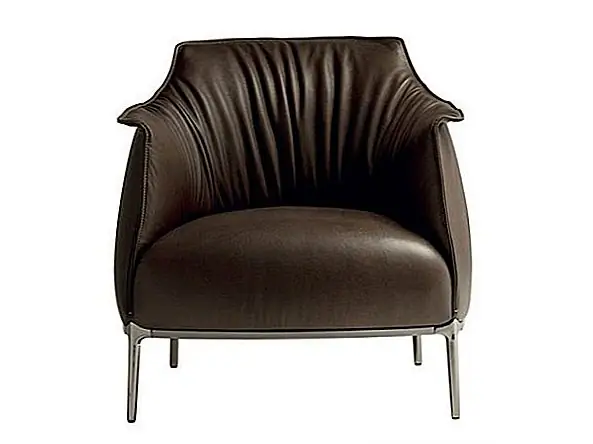 Кожаная мебель всегда элегантна и является признаком благополучия. В этом случае это идеальный материал для этого кресла. Арчибальд также поставляется с подходящим оттоманкой, где вы можете отдыхать ногами, а также можно использовать в качестве дополнительного места. Обе части очень универсальны и могут сделать очень приятное дополнение почти к любому дому. Это выглядело бы отлично, это более традиционный дом, но он также мог бы сделать приятную деталь в более современном доме. Доступен на полтронафрау.