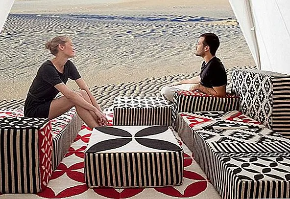 Межкультурный дизайн открывает новые возможности для всех, кто хочет больше, чем общий дизайн. Это особенно подушки из Узбекистана сочетают традиционную смелую картину с сильными цветами с требованиями Запада с точки зрения комфорта и привлекательности. Результатом стали пышные подушки, покрытые тканями, создаваемыми с использованием сочетание «древних узбекских методов исследования и европейского массового производства».