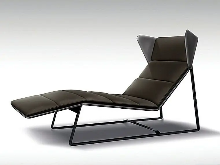 Студия Memo спроектировала кресло Romea с динамичной и элегантной формой и невесомым внешним видом. Он имеет современный и элегантный вид, который позволяет размещать его во множестве декоров и пространств, включая гостиную или домашний офис.