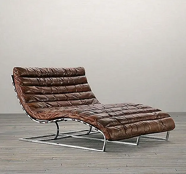 Шеф-повар Овьедо имеет современный вид середины века с небольшим намеком на индустрию. Он имеет пышную форму, гладкую хромированную основу и проложенную канатом подушку сиденья с кожаной отделкой, которая предлагает ей особый вид.