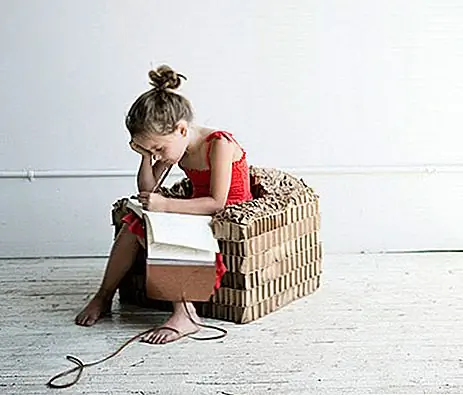 Rip + Tatter Kid's Chair от Pete Oyler