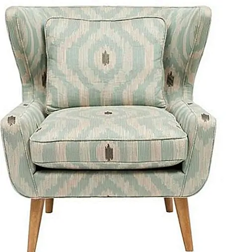 Председатель Купера создан в США. Его габаритные размеры составляют 32,5 Вт 36d 36h. Глубина сиденья составляет 21 '', а высота сиденья 18 ''. Ножки стула имеют французскую дубовую отделку, и эта конкретная модель оснащена обивкой из аквамарина. Он изготовлен из 55% вискозы и 445% полиэстера. Этот красивый стул доступен только по специальному заказу. Это не просто красивый стул, но и очень удобный предмет мебели. Его свободные подушки очень уютны, а форма стульев позволяет пользователю мгновенно расслабиться.