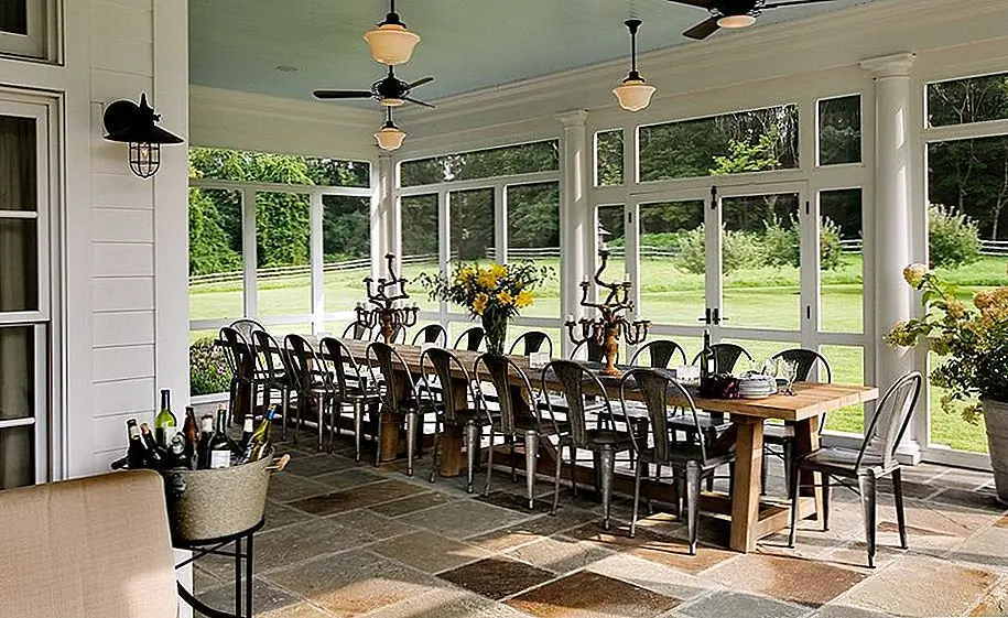 Это не стулья Tolix, но их дизайн аналогичен дизайну стульев модели A. Они имеют немного более современный вид, но ту же индустриальную атмосферу. {Найдена на crisparchitects}.