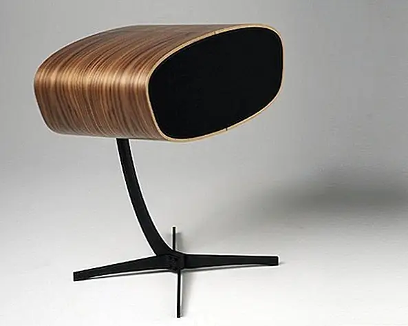 Стулья Eames были так знамениты уже давно, и ожидается, что новые проекты откроются, основываясь на той же теме, что и вдохновение. Сегодня у нас есть вид смехотворно дорогих ораторов, которые, похоже, черпают вдохновение у председателей Эймса. Эти динамики (каждая пара) стоили поразительные $ 6000 и были разработаны Давоном Рей. Важными атрибутами этих динамиков являются оригинальность дизайна и формы, и у них отличная возможность вписаться в минималистскую гостиную, что в конечном итоге преуспевает в создании отличной среды. Эта форма оратора напоминает мне форму головы Э.Т. в фильме с Дрю Бэрримор в роли девушки. Но я должен признать, что это интересно, хотя и необычно. Поэтому, если вы хотите иметь что-то уникальное, пойдите для этих специальных динамиков и прикрепите их к стенам для большей безопасности, как, вероятно, никто другой, кроме как вы узнаете, какова их цель и что они делают. Или, может быть, некоторые подумают, что это НЛО.