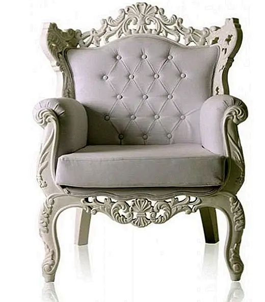 Ноги и руки этого кресла изогнуты и изящны, но фундамент стула довольно прочный, и это самая интересная особенность дизайна: в нем сочетаются мужские и женские черты, современные и классические. Стул будет отлично смотреться в большой комнате и сделает любой дом похожим на дворец. Товар теперь доступен в магазинах Modani за $ 1,390.00.