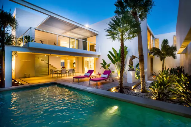 Современная вилла в Мексике: Ponce House by Coutiño & Ponce Architects